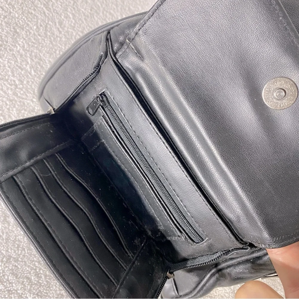 Vintage Black Faux Leather Convertible Shoulder Bag  Backpack - Picture 7 of 16